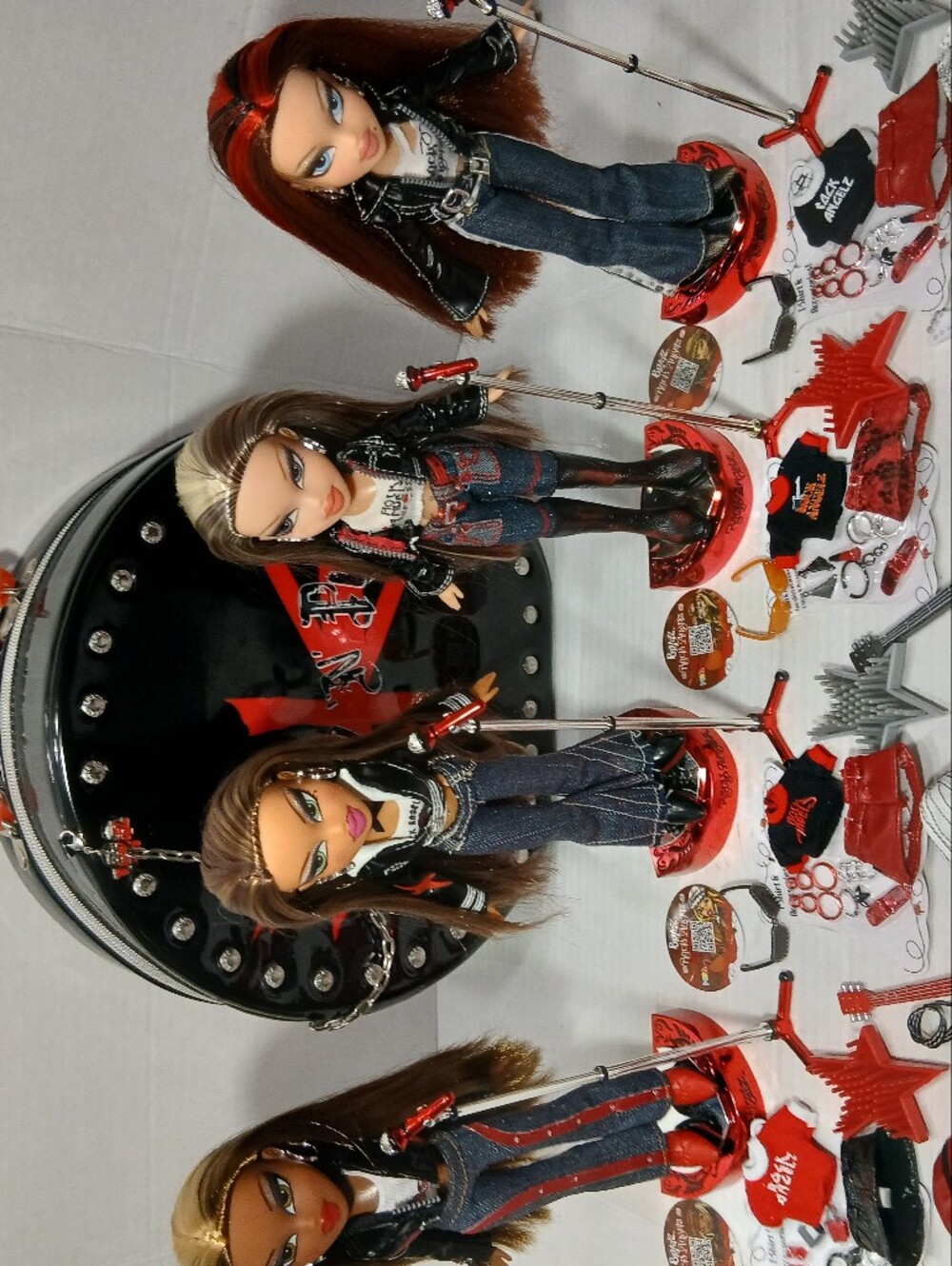Bratz Rock Angelz Reproduction 20 yearz Mint Condition HTF & Hard Carry Case
